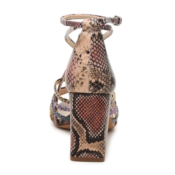 Vince Camuto Winivey Snake Multi-Colored Strap Sandal size 7.5 - Picture 2 of 15